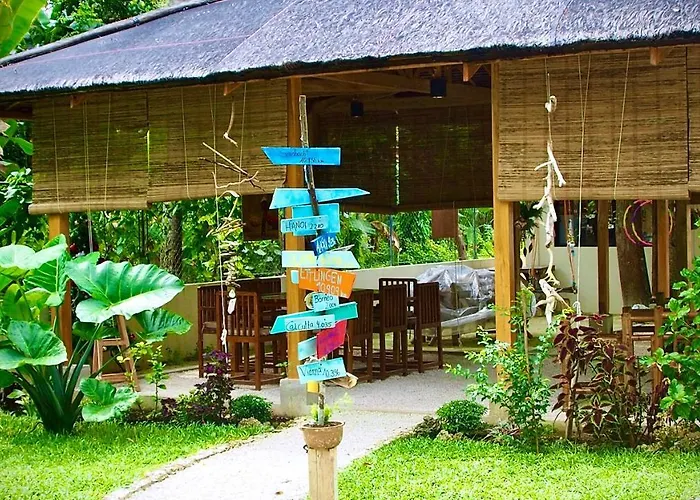 Camotes-Hidden-Huts